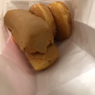 2 maple bars and 2 glazed donuts