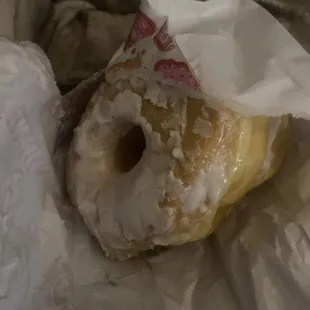 The white icing donut I ordered that cost me $1.09 for just one donut. Look at this donut are you still going to eat it? I highly doubt it.