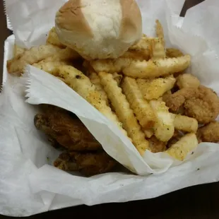 Shrimp and wings special (lemon pepper)