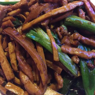 82. Shredded Pork with Dry Bean Curd