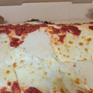 Dont be fooled  that is not the bottom of the box.