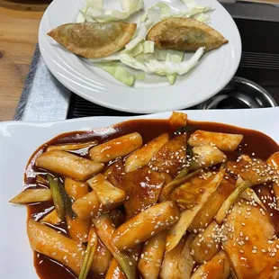 Dokbokki and mandu