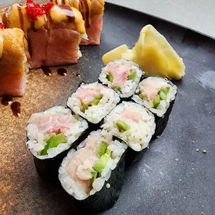 Yellowtail jalapeño roll