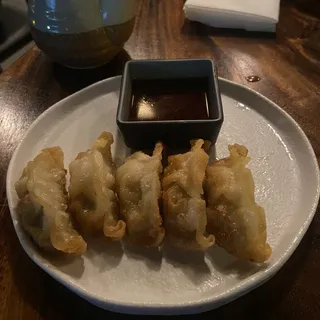 CHICKEN GYOZA