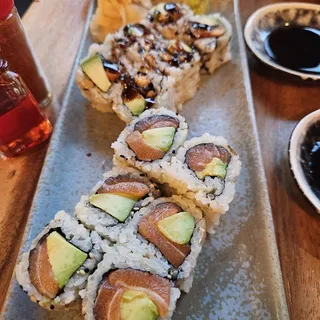 SALMON AVOCADO ROLL