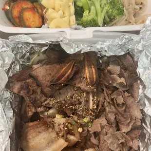 Pick 2 meats combo (kalbi, brisket and pork belly) + banchans