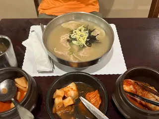 Huh Daegam Dolsot Sulungtang