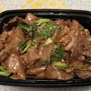 Pad Se-Ew with beef
