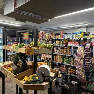 Bananas Fresh Pineapple Onions Apples