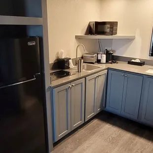 Kitchenette  and sink area