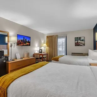 DOUBLE QUEEN POOLSIDE