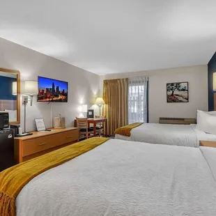 DOUBLE QUEEN POOLSIDE