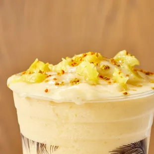 Tango Mango smoothie with bee pollen