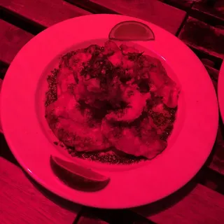 Camarones with Tostones