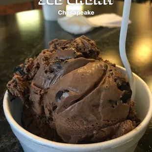 Single scoop chocolate moose tracks