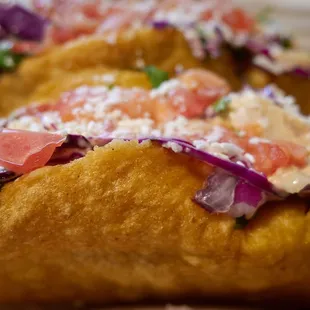 Crispy taco w/ fresh mahi mahi
