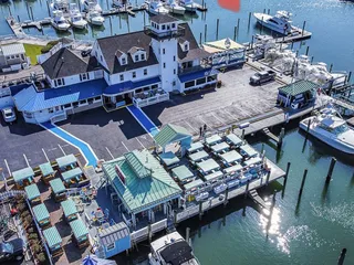 Rudee's Restaurant & Cabana Bar