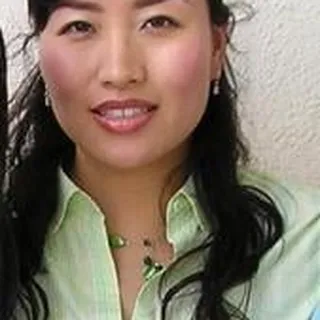 Hyuni L.