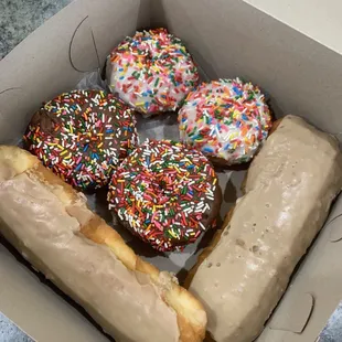 food, donuts, dough desserts