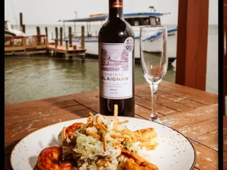 Snoopy's Pearl Oyster Bar