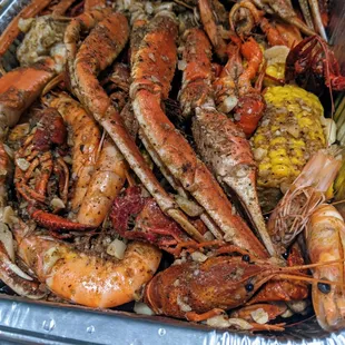 Assorted Seafood (Shrimp Crab Legs, Crawfish)