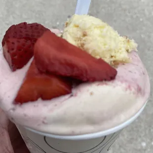 The bomb Strawberry cheesecake milkshake