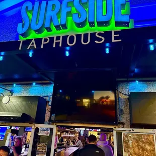 the outside of the restaurant