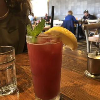 Fresh Raspberry Lemonade