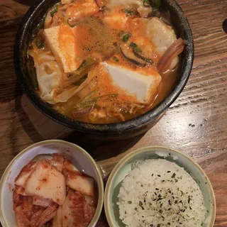 pork dumpling soft tofu soup