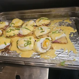 Eggs benedict