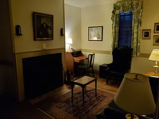 Colonial Houses, an Official Colonial Williamsburg Hotel