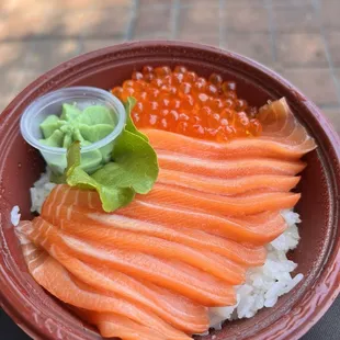 Salmon sashimi + ikura bowl