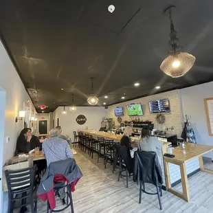 Area with full service dining