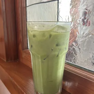 Iced Matcha Latte 16oz