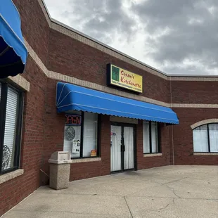 the outside of the restaurant