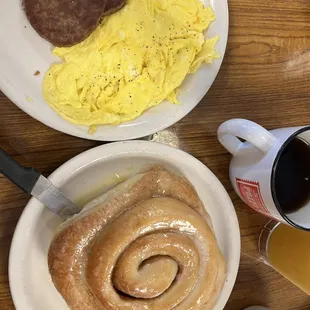 Super good!! Yummy best cinnamon roll ever!