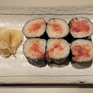 Spicy tuna rolls at Sushi 101