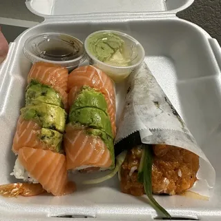 C5. Spicy Salmon Roll