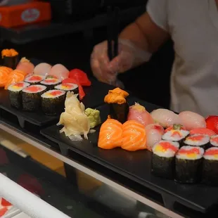 sushi, Salmon, Tuna Roll, Lean tuna, CA Sea Urchin, Scallop