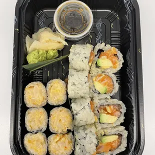 Spicy scallop Roll &amp; Salmon Avo Roll