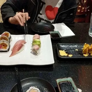 Hamachi Nigiri