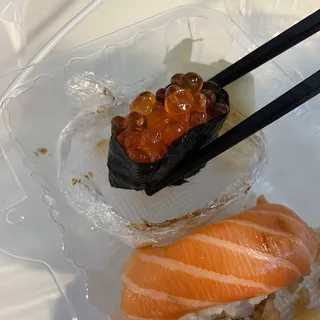 Ikura Nigiri