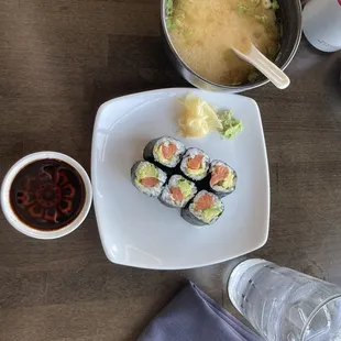 Tuna Roll, miso soup