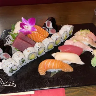 B5. Sushi Sashimi Combo