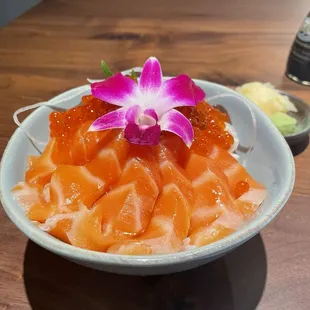 Salmon Ikura Don