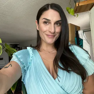 Sara T.