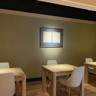 sushi and sashimi, interior