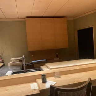 sushi and sashimi, interior