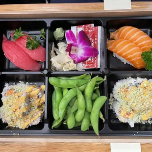 Benton 1-roll, 2 nigiri