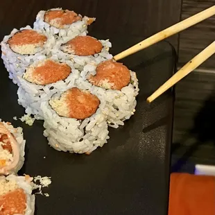 Spicy salmon roll